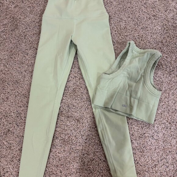 Alo Workout Set - Picture 3 of 3